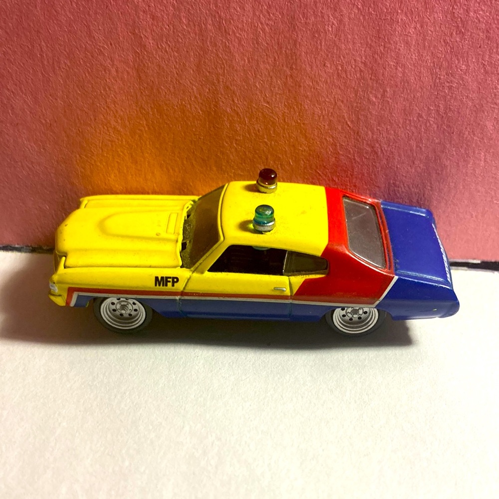 Johnny Lightning 1971 Chevy Chevelle SS Release 14 2011 Police  1:64